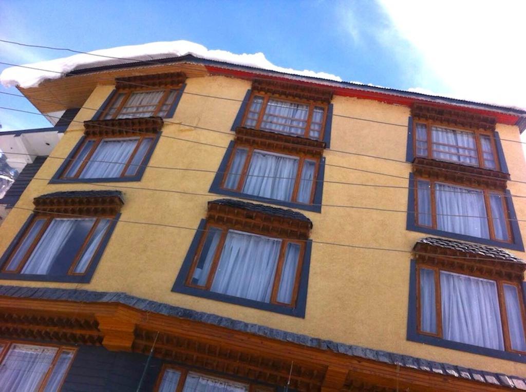 Swiss Wood Hotel Манали Экстерьер фото