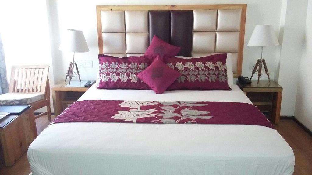 Swiss Wood Hotel Манали Экстерьер фото